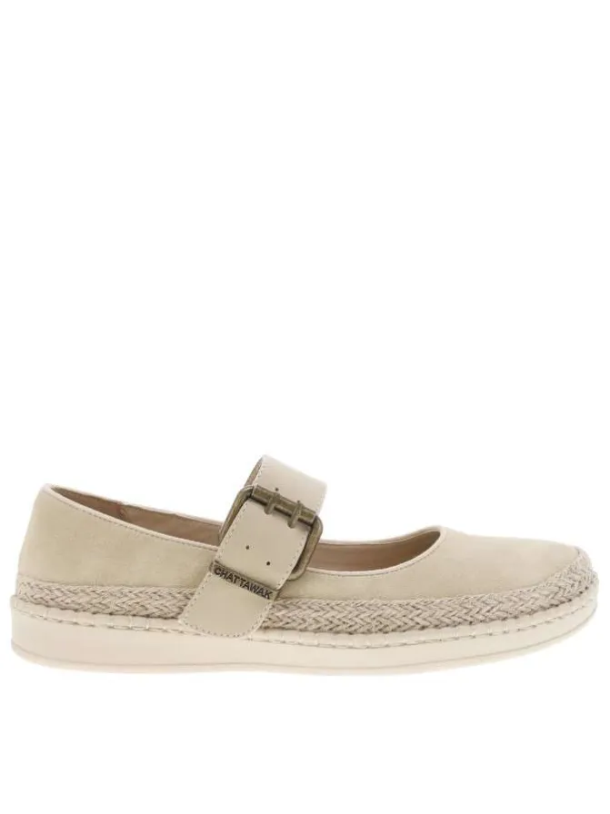 Ballerines beiges avec une sangle à boucle à ardillon et à semelle plate
