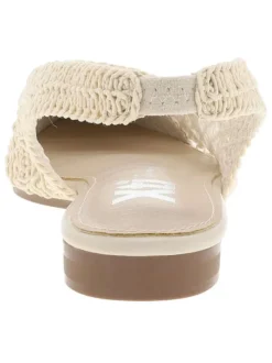 Ballerines écrues avec un talon décroché bas et fermeture à slip-on