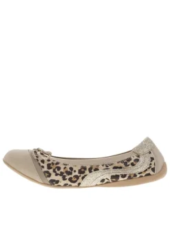 Ballerines élastiquées en simili cuir léopard à semelle antidérapante plate