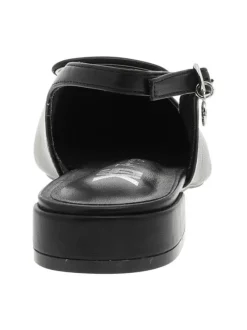 Ballerines noires avec un talon décroché et une boucle à ardillon