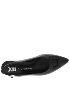 Ballerines noires avec un talon décroché et une boucle à ardillon