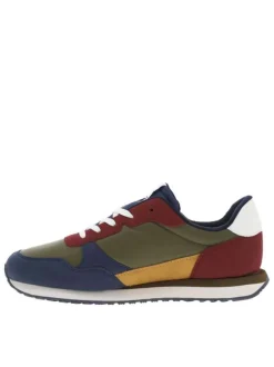 Baskets multicolores avec lacets plats rond et superposition de patchs