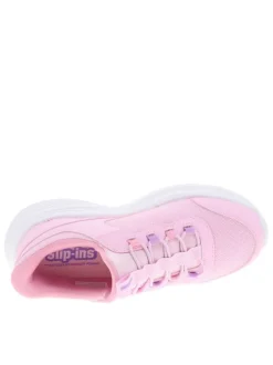 Baskets roses avec une semelle plate et une fermeture slip-on
