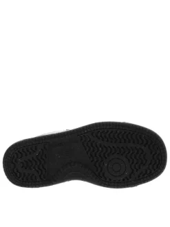 Baskets running blanches avec des talons plats et des lacets plats