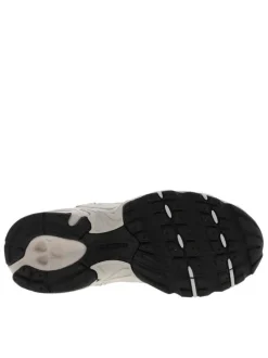Baskets running blanches à talon plat et en mesh sur le pourtour