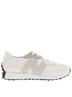 Baskets running écrues avec un talon plat et muni de lacets blancs