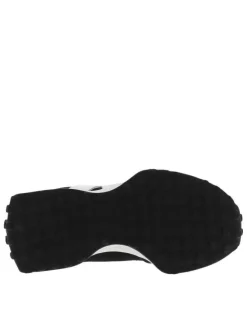 Baskets running noires à talon plat avec un grand logo brodé sur les côtés