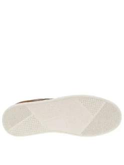 Baskets basses en cuir cognac avec des lacets plats bleu marine