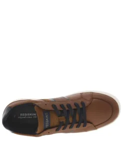 Baskets basses en cuir cognac avec des lacets plats bleu marine