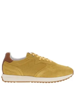 Baskets basses en cuir nubuck ocre à semelle renforçant le bout et talon