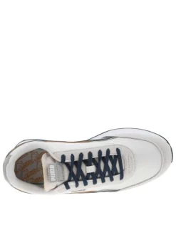 Baskets basses grises et blanche à semelle running crantée et lacets plats