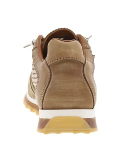 Baskets basses luxe en cuir perforé beige à semelle running et lacets élastiqués