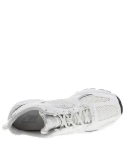 Baskets basses multisport 530 blanches et argentées en mesh avec lacets plats