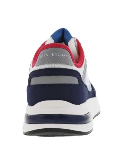 Baskets basses running blanches avec des lacets plats et patchwork