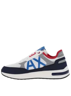 Baskets basses running blanches avec des lacets plats et patchwork