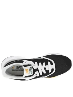 Baskets basses running 997 en cuir nubuck et en mesg noires à lacets plats