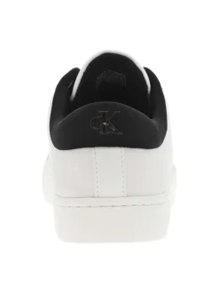 Baskets basses tennis en cuir blanches et noires avec des lacets plats