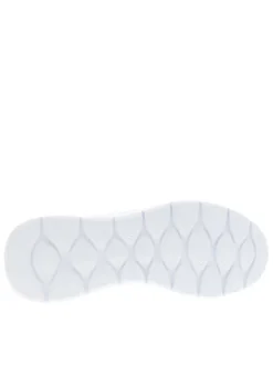 Baskets blanches avec une semelle plate et une fermeture slip-on