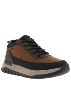 Baskets cognac à talon plat avec une semelle crantée et des lacets ronds