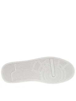 Baskets en cuir blanches avec lacets plats et empiècement en daim