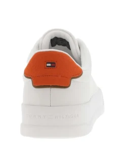 Baskets en cuir blanches avec lacets plats et empiècement en daim