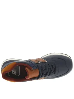Baskets en cuir bleu marine avec un talon plat et des lacets
