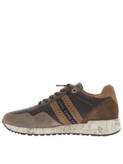 Baskets en cuir café avec un talon plat imprimé à fermeture slip-on