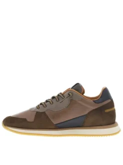 Baskets en cuir camel avec un talon plat cranté à fermeture slip-on