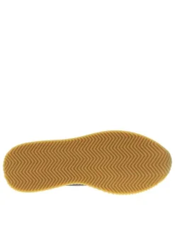 Baskets en cuir camel avec un talon plat cranté à fermeture slip-on