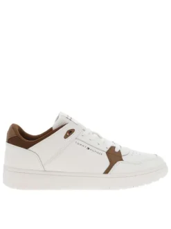 Baskets en cuir écrues avec doublure contrastée marron et lacets plats