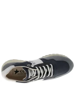 Baskets en cuir marine avec des lacets ronds et des motifs sur la semelle
