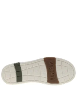 Baskets kaki à talon plat avec des lacets ronds et un logo embossé au talon