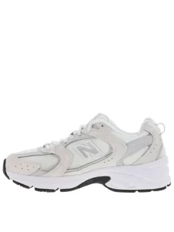 Baskets Multisport en cuir écrues et grises à semelle plate et à lacets blancs