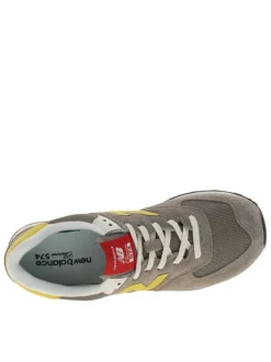 Baskets multisport en cuir taupe avec semelle crantée et fermeture à lacets