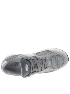Baskets multisport 2002 grises à talon plat avec du mesh sur le pourtour