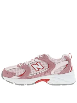 Baskets multisport 530 roses avec un talon plat et des lacets ronds bicolores