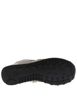Baskets multisport sable à talon plat avec un logo brodé aux côtés