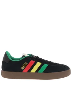 Baskets noires à semelle plate avec un logo tricolore sur le côté