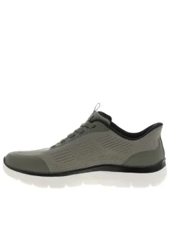 Baskets olive avec une semelle plate et une fermeture à slip-on