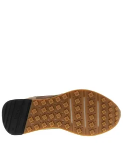Baskets running beiges à talon plat avec le nom de la marque au talon
