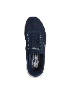 Baskets running bleu marine à talon plat et à slip-on muni de lacets élastiqués
