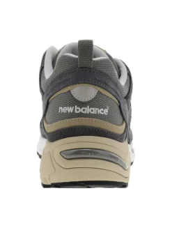 Baskets running en cuir anthracite avec semelle à talon plat et à lacets
