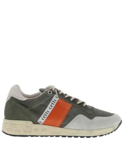 Baskets running en cuir kaki avec des motifs sur la semelle et des lacets ronds