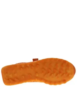 Baskets running en cuir orange à talon plat avec des aérations sur le pourtour