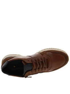 Baskets running en cuir tan à talon plat avec des lacets et un et zip latéral