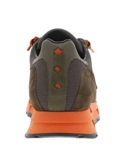 Baskets running en cuir taupe à talon compensé bas et patch de la marque