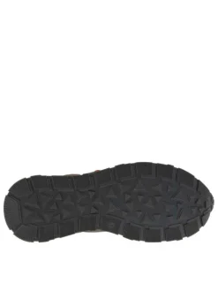 Baskets running en cuir taupe à talon compensé bas et patch de la marque