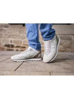 Baskets running en cuir vert à talon plat et à lacets élastiqués ronds