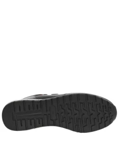 Baskets running noires à talon plat avec des lacets et logo cousu