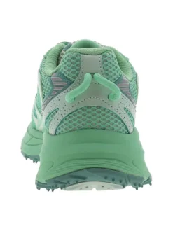 Baskets running vertes avec des détails en filet et à semelle plate